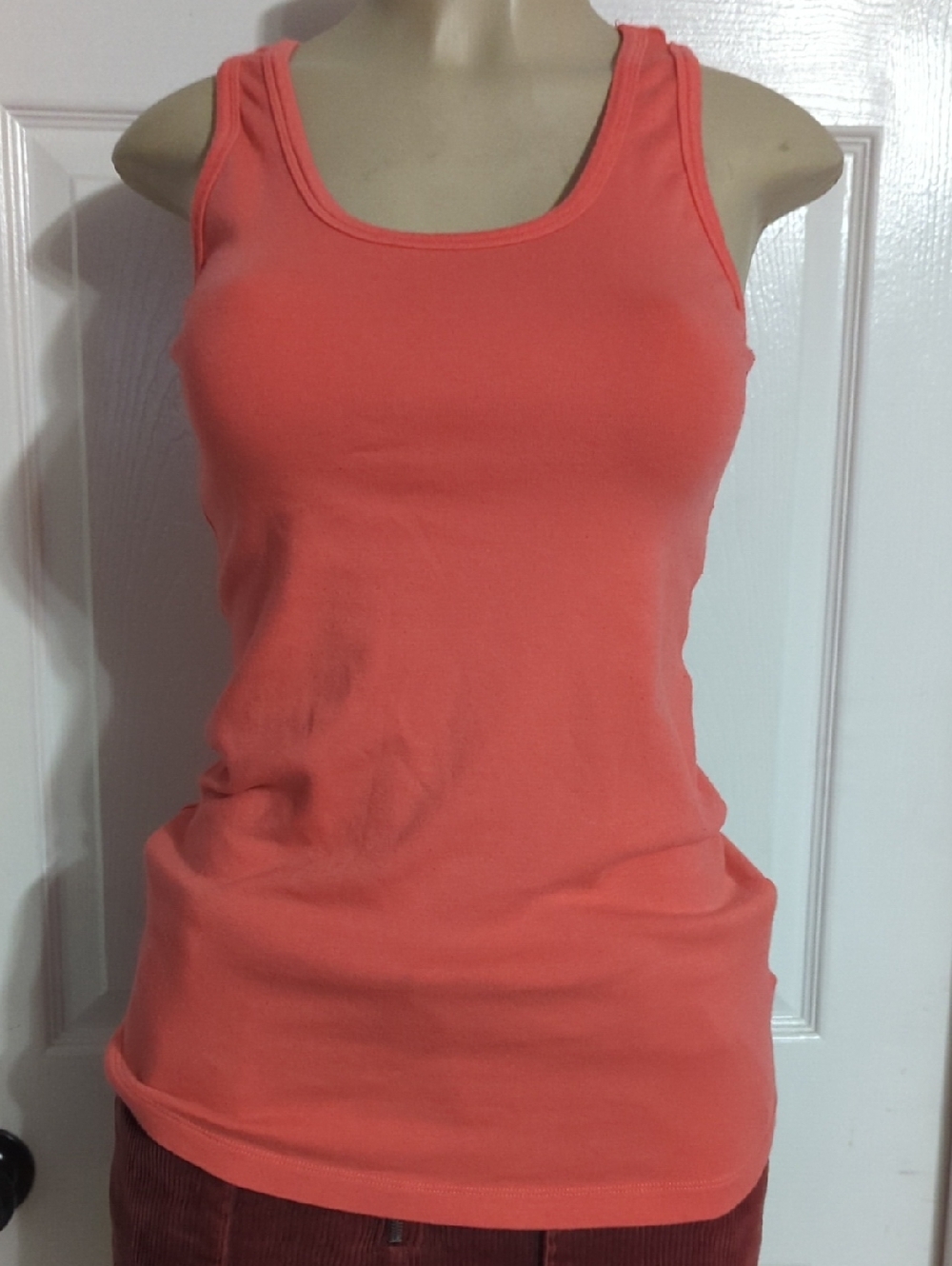 Liz Lange Coral Scoop Neck Tank Top
